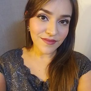 Meet your Posher, Violeta